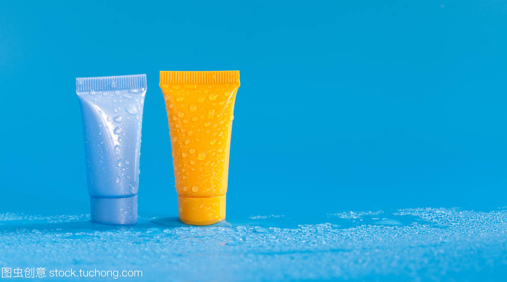 抽象多彩 化妆品管中的小水滴与医疗卫生的创新设计